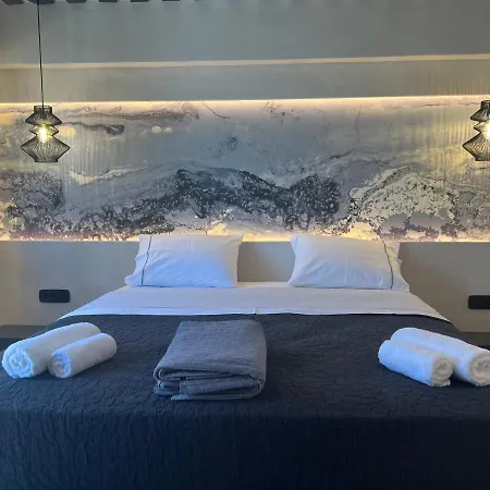 Armonoia Santorini 3* Oia