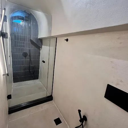فندق مبيت وإفطار Armonoia Santorini 4*
