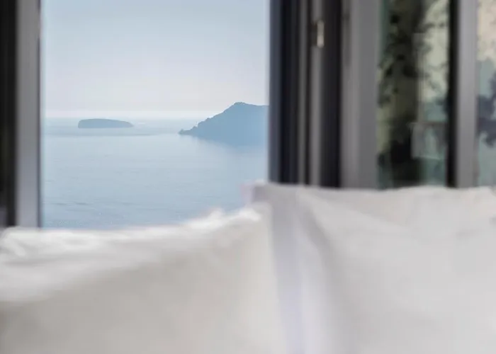 Oda ve Kahvaltı Armonoia Santorini 3*