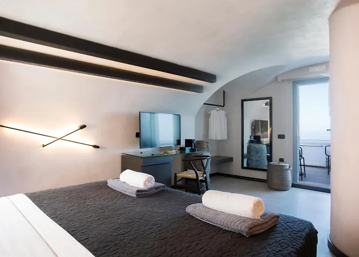 Armonoia Santorini Bed & Breakfast